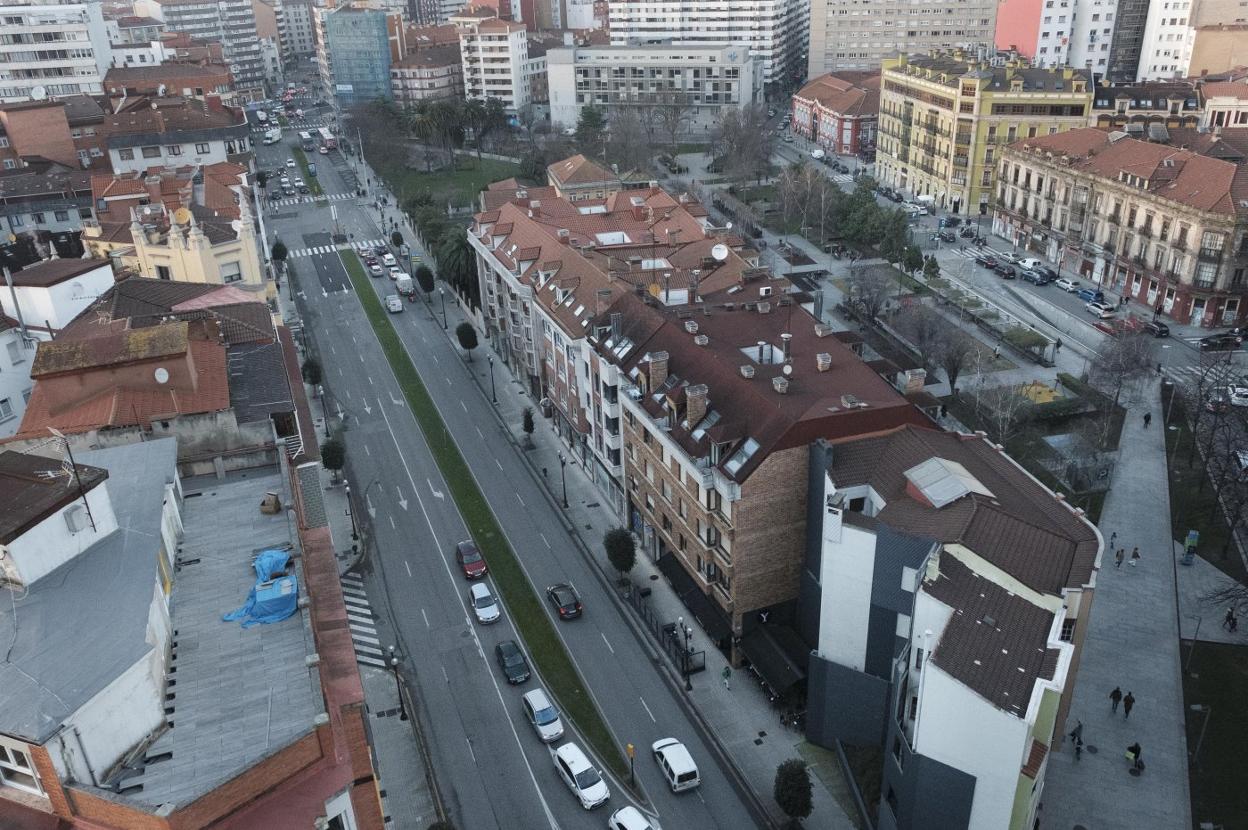 La zona de la plaza de Europa, al fondo, con la avenida de la Costa en primer término. 