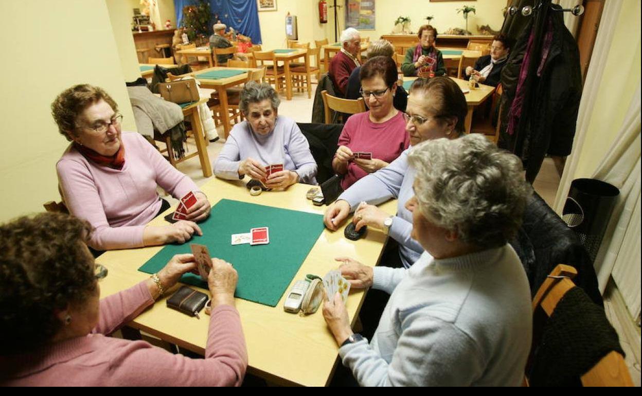 Nuevo bulo: el Gobierno no ha suprimido la paga extra a los pensionistas