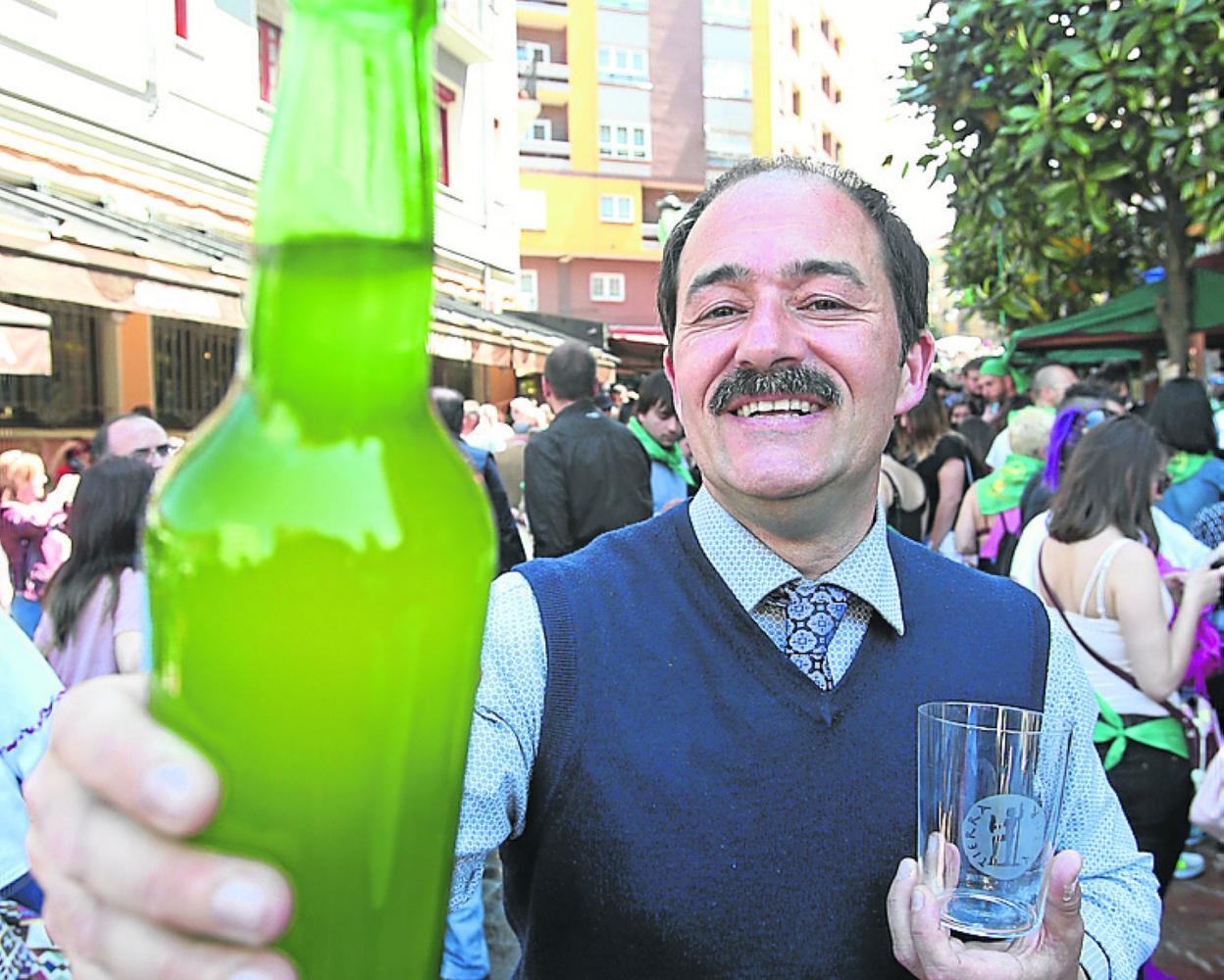 Alberto Rodríguez, en 2017, cuando fue pregonero de la Preba de la sidra, en Gascona. 