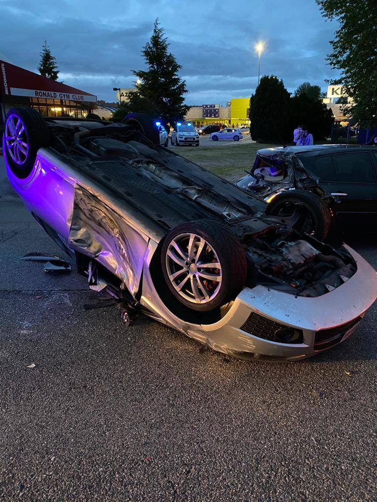 Fotos: Cinco coches implicados en un accidente en La Fresneda