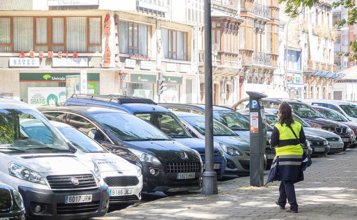 El sistema de ORA vuelve a funcionar con desajustes horarios en algunos parquímetros