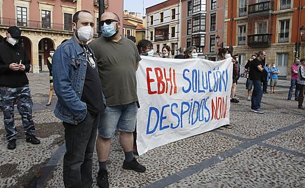 Un instante de la concentración de los empleados de este miércoles. 