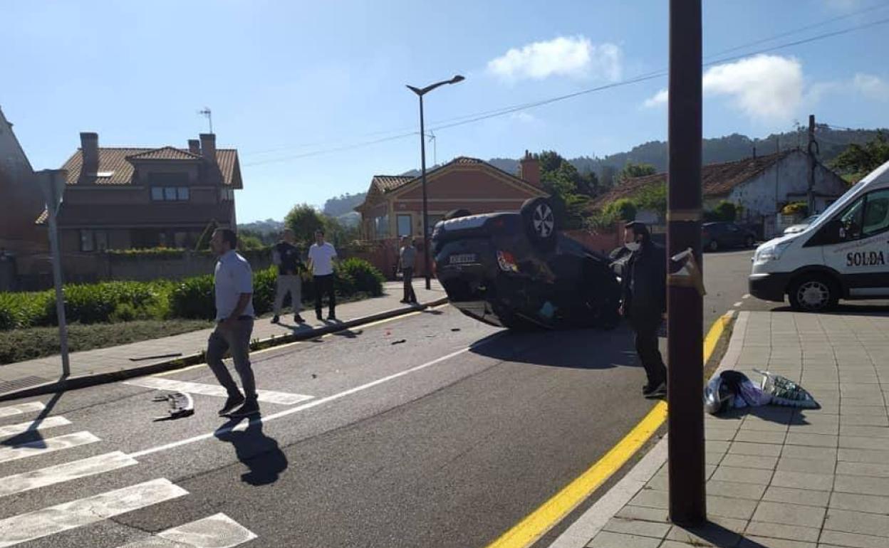 Estado en el que quedó uno de los coches implicados en la colisión.