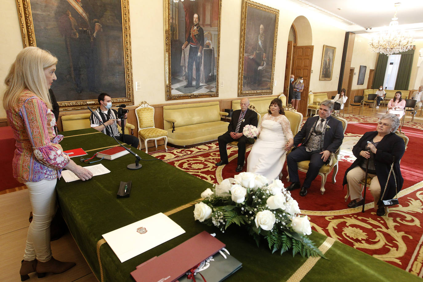 Pablo Álvarez y Begoña Alonso fueron los primeros en casarse en el Ayuntamiento en la Fase 2.