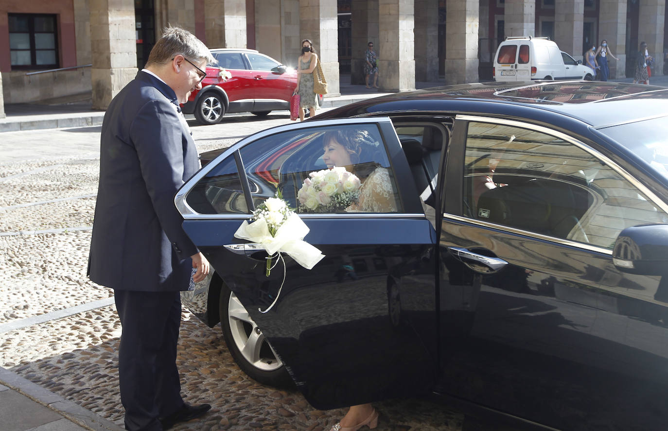 Pablo Álvarez y Begoña Alonso fueron los primeros en casarse en el Ayuntamiento en la Fase 2.