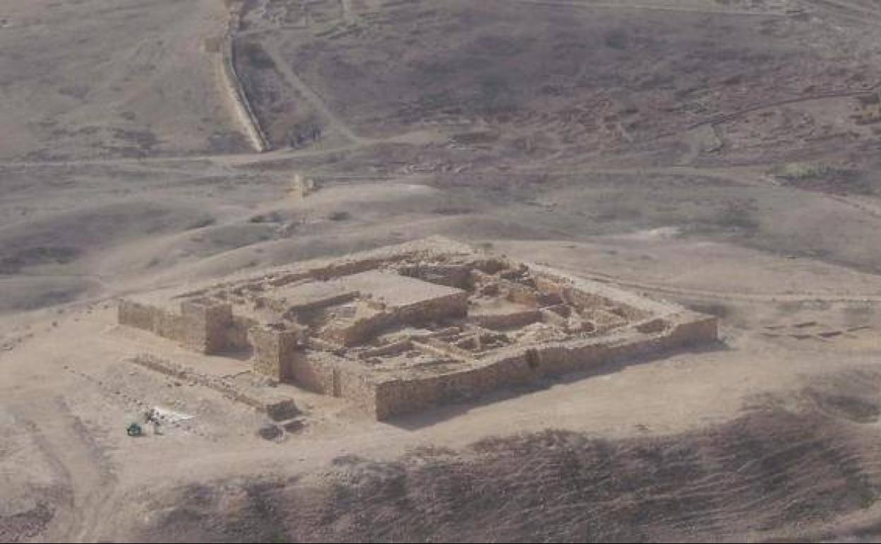 El santuario es uno de los principales puntos de la ciudad fortificada de Tel Arad, en Israel