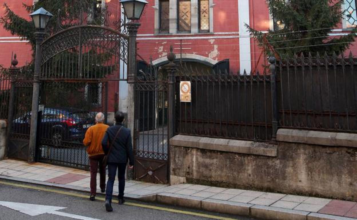 El gobierno local de Oviedo advierte que declarar BIC la fábrica de La Vega «la condena a la ruina»