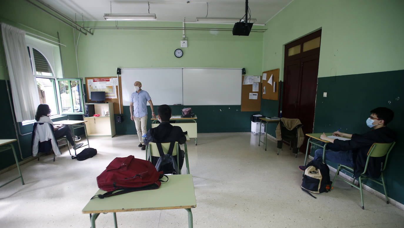 Los centros de secundaria de Oviedo hoy han abierto sus puertas