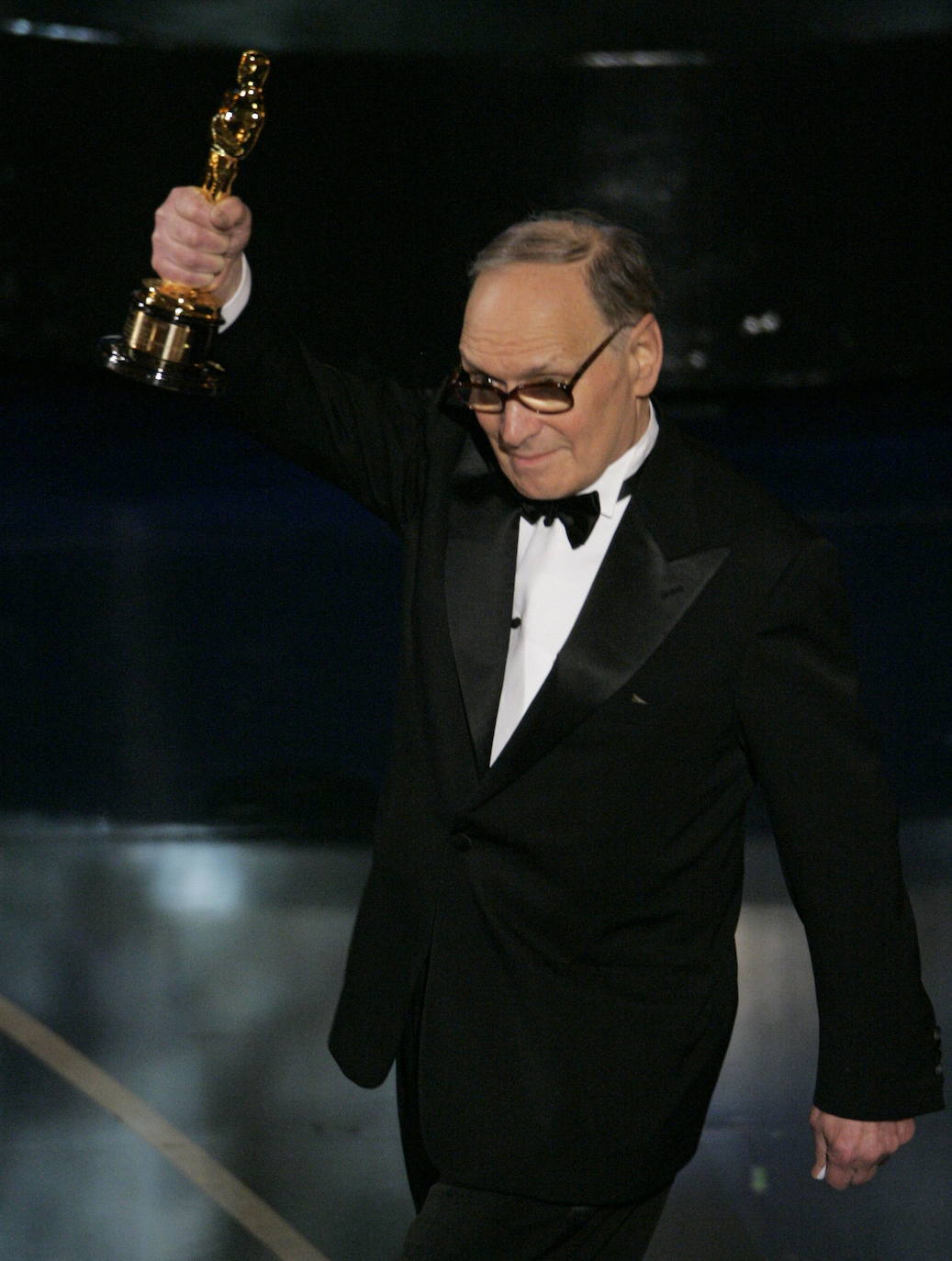 2006. Ennio Morricone recibe el Oscar honorífico. 