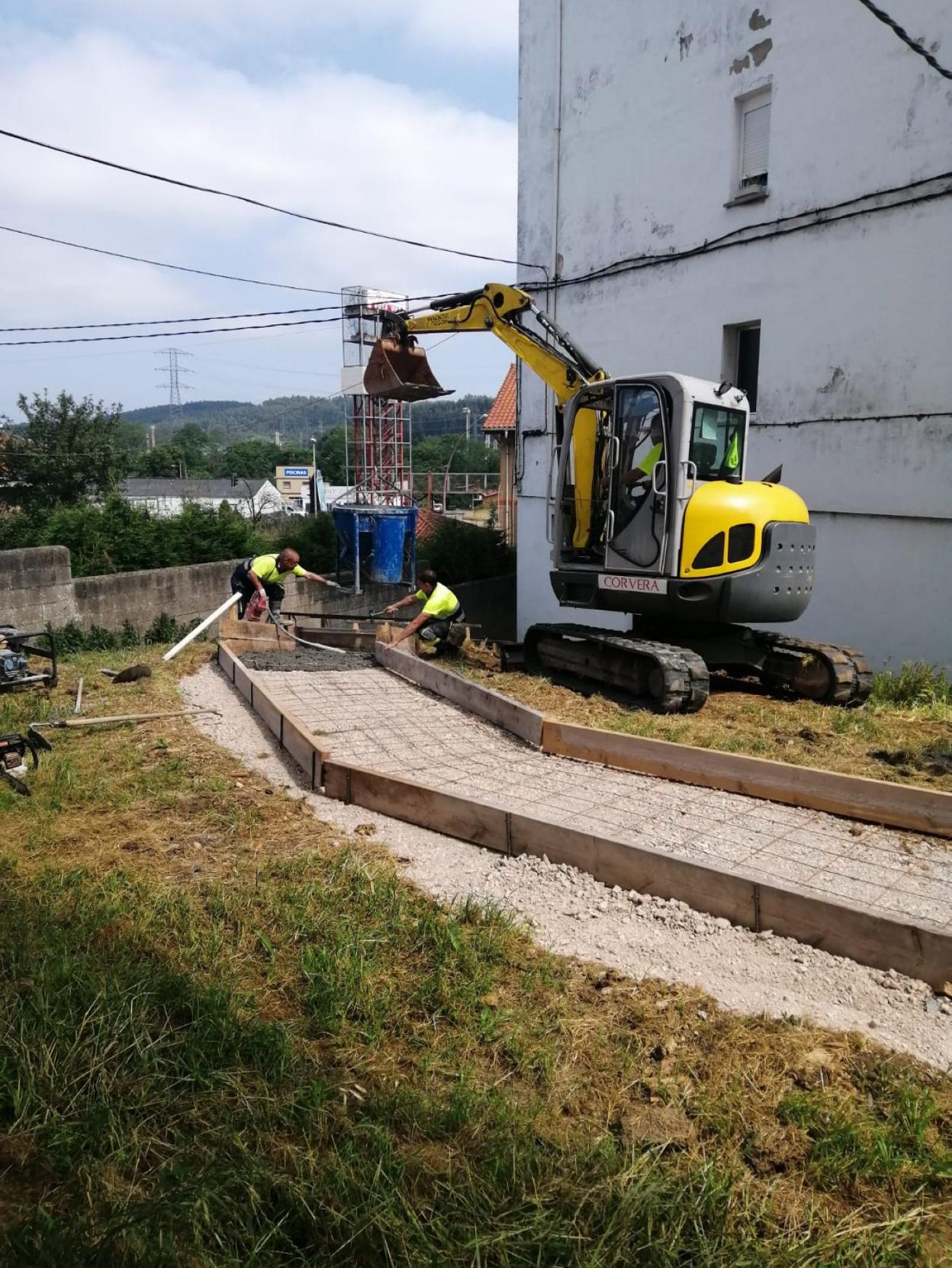 El servicio de obras ya ha terminado la conexión entre el paseo Antonio Vázquez, 'El Ruso' y la AS-19. 