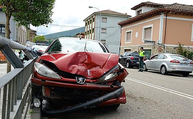Un herido leve tras sufrir un accidente de tráfico en Piloña