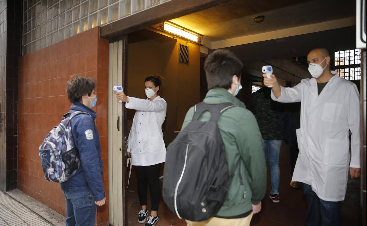 Alumnos de Bachillerato durante el regreso a las aulas el pasado 4 de junio.
