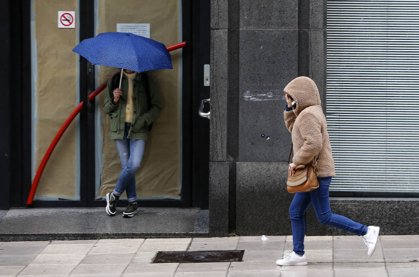 La borrasca ha hecho cambiar los termómetros y ha ocultado el sol de día precedentes. Y seguirá así hasta el fin de semana cuando se espera que se vuelvan a abrir claros.