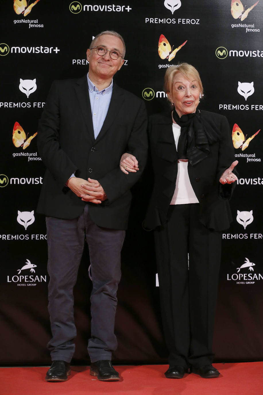 'Sin vergüenza' y '¿Por qué lo llaman amor cuando quieren decir sexo?' la coronaron con sendo premios Goya a mejor actriz de reparto, pero la carrera cinematográfica de Rosa María Sardá, fallecida a los 78 años, está plagada de títulos que le hicieron merecedora también de la Medalla de Oro de la Academia. A lo largo de su carrera ha compartido escena con muchos nombres conocidos del cine español como Fernando Fernán Gómez.