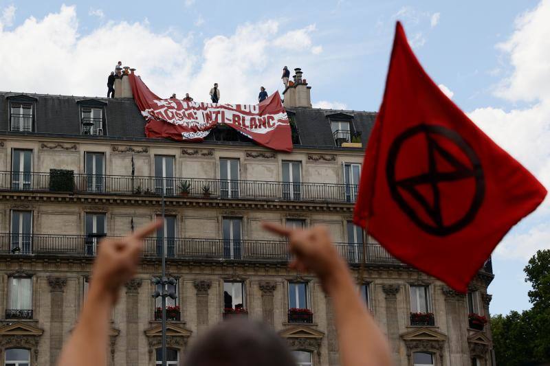 Cala el movimiento originado en Estados Unidos en las dos capitales europeas, que este sábado ha vivido una joranada de multitudinarias manifestaciones.