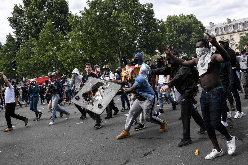 Cala el movimiento originado en Estados Unidos en las dos capitales europeas, que este sábado ha vivido una joranada de multitudinarias manifestaciones.