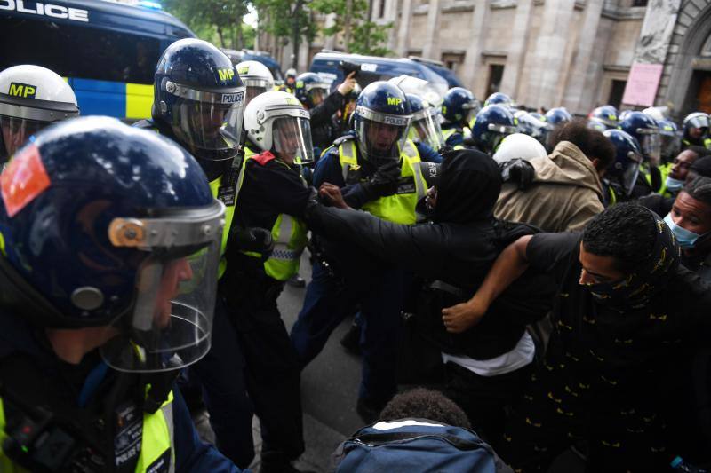 Cala el movimiento originado en Estados Unidos en las dos capitales europeas, que este sábado ha vivido una joranada de multitudinarias manifestaciones.