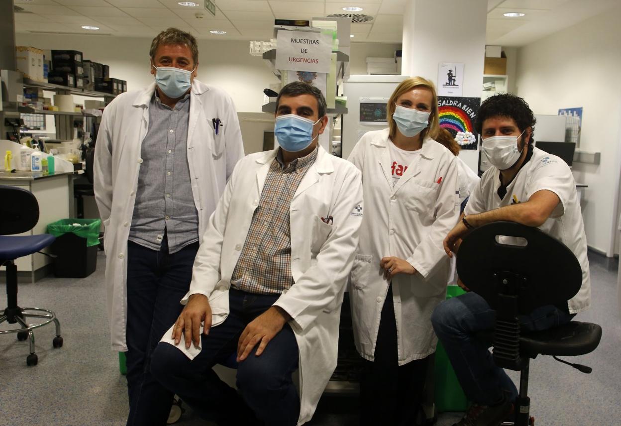 Por la izquierda, Santiago Melón, José Antonio Boga, Marta Elena Álvarez y Álvaro Leal. Faltan en la foto: Susana Rojo, Isabel Costales, Christian Castelló y Gabriel Martín. 