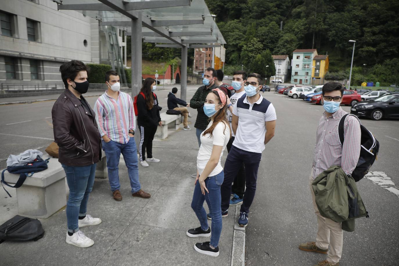 Cerca de 400 estudiantes estaban convocados en la Escuela Politécnica de Mieres, la Facultad de Química y la Escuela de Ingeniería Informática