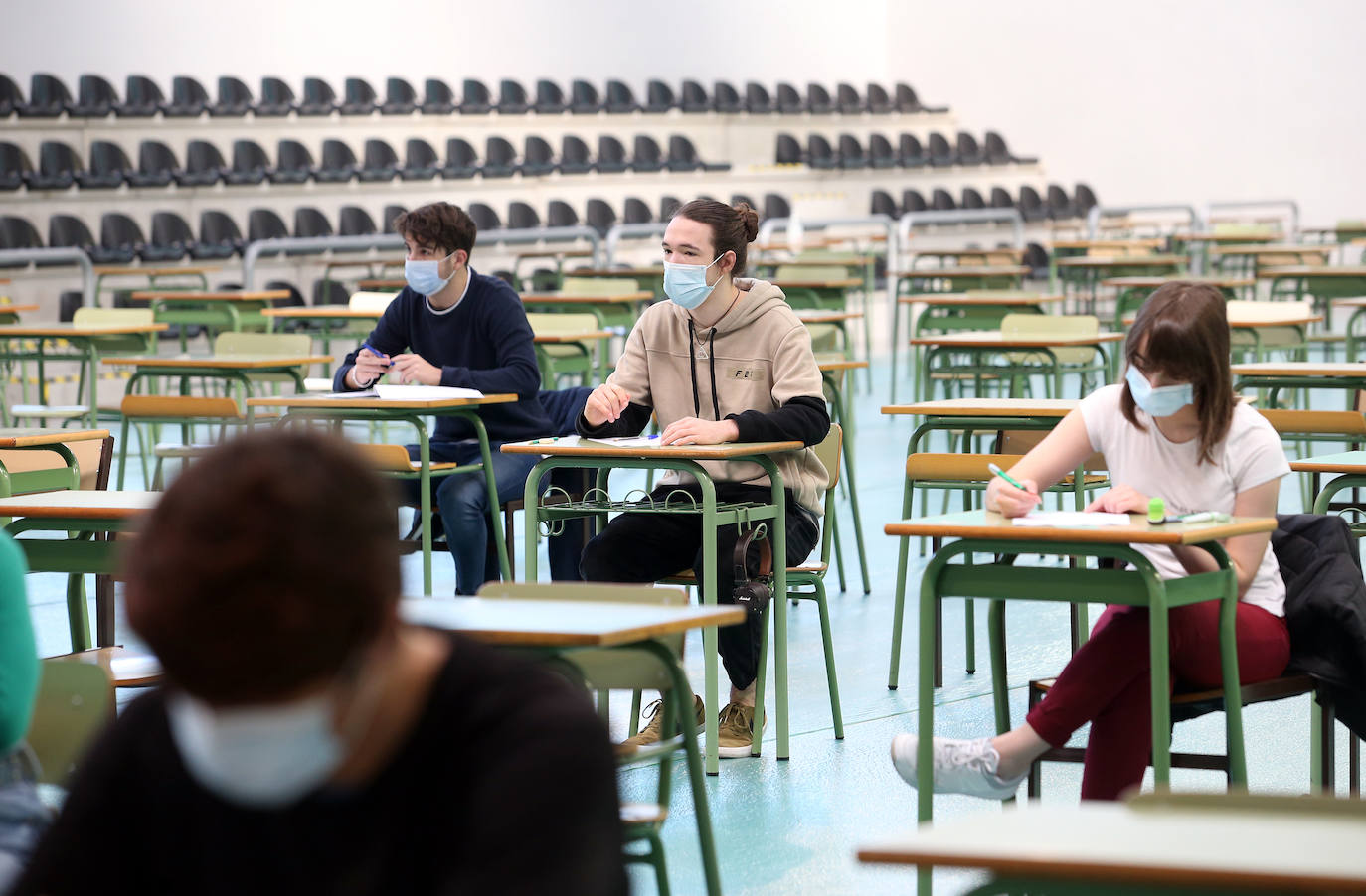 Cerca de 400 estudiantes estaban convocados en la Escuela Politécnica de Mieres, la Facultad de Química y la Escuela de Ingeniería Informática