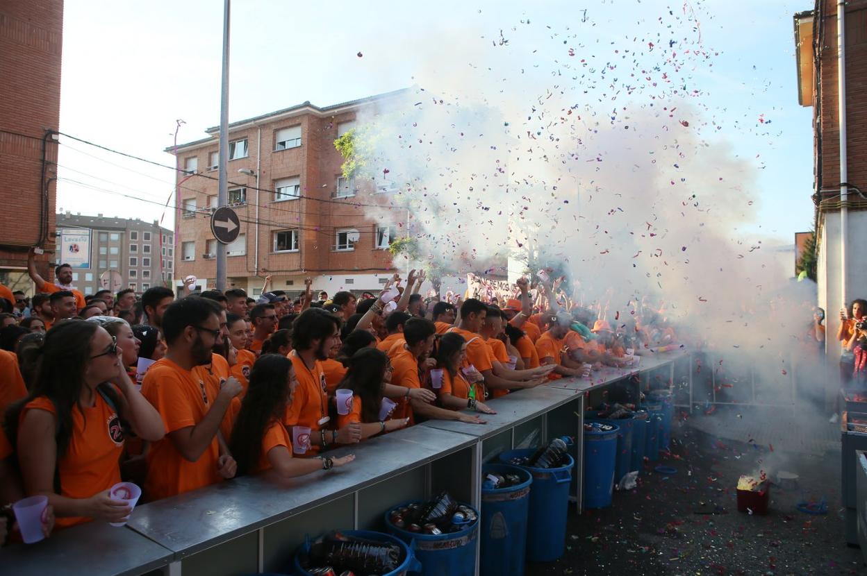 El chupinazo de la multitudinaria Ruta de Santa Isabel del año pasado. 