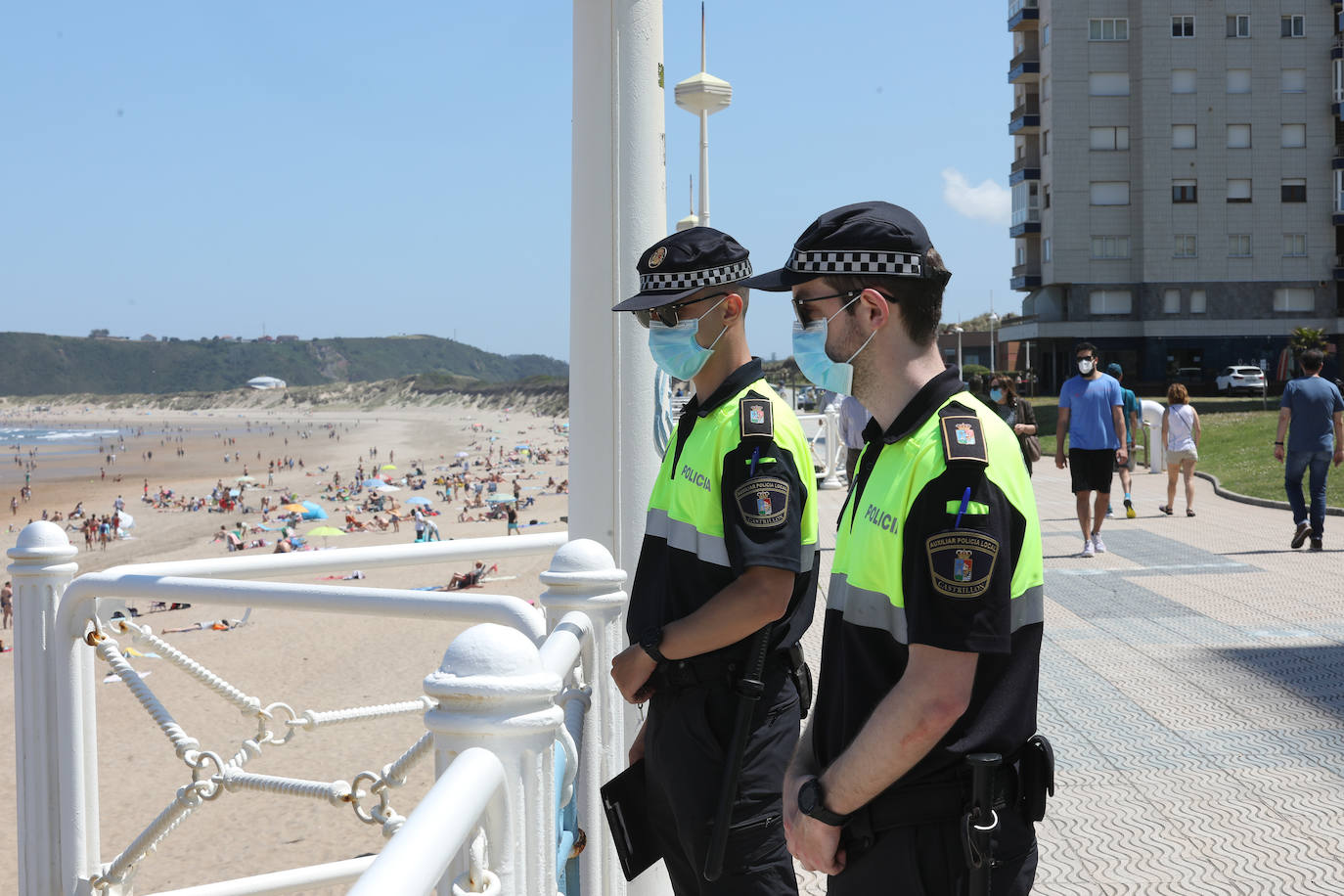 Así es la nueva normalidad en las playas asturianas. 