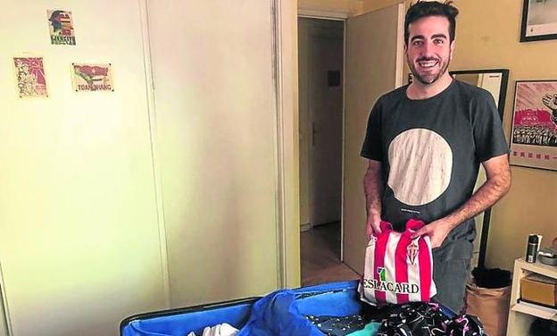 Borja Zurrón, metiendo al Sporting en su maleta