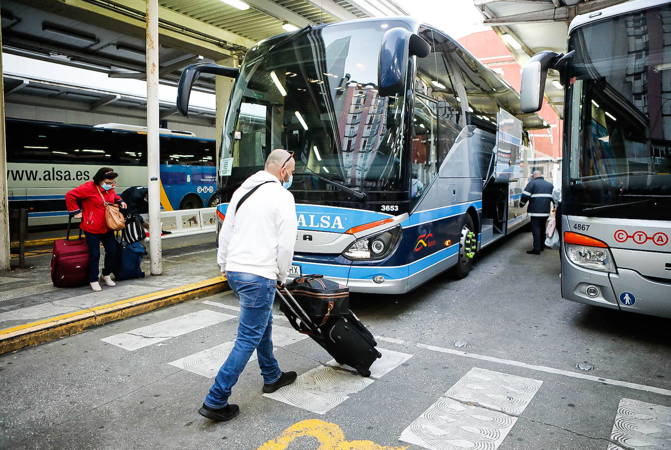 El primer Alsa con destino a Madrid salió hoy a las 7 de la mañana