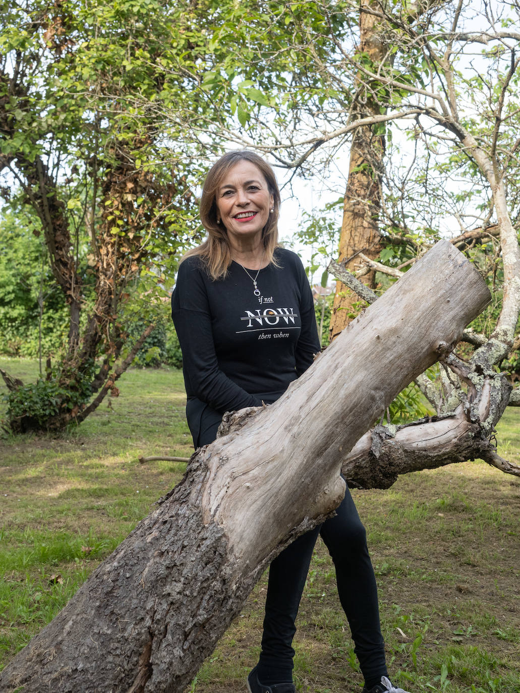 Ángela Vallina, Izquierda Unida: «Como asturiana me gustaría tener a un equipo en Primera. Apuesto a que ganará el Sporting 1-0»