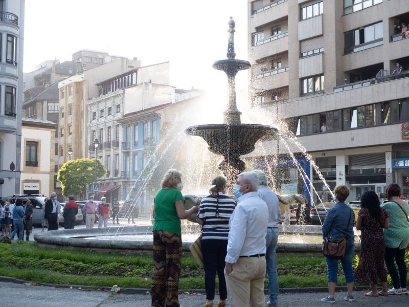 Fotos: Concentración por la fuente de El Muelle