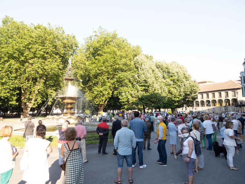 Fotos: Concentración por la fuente de El Muelle