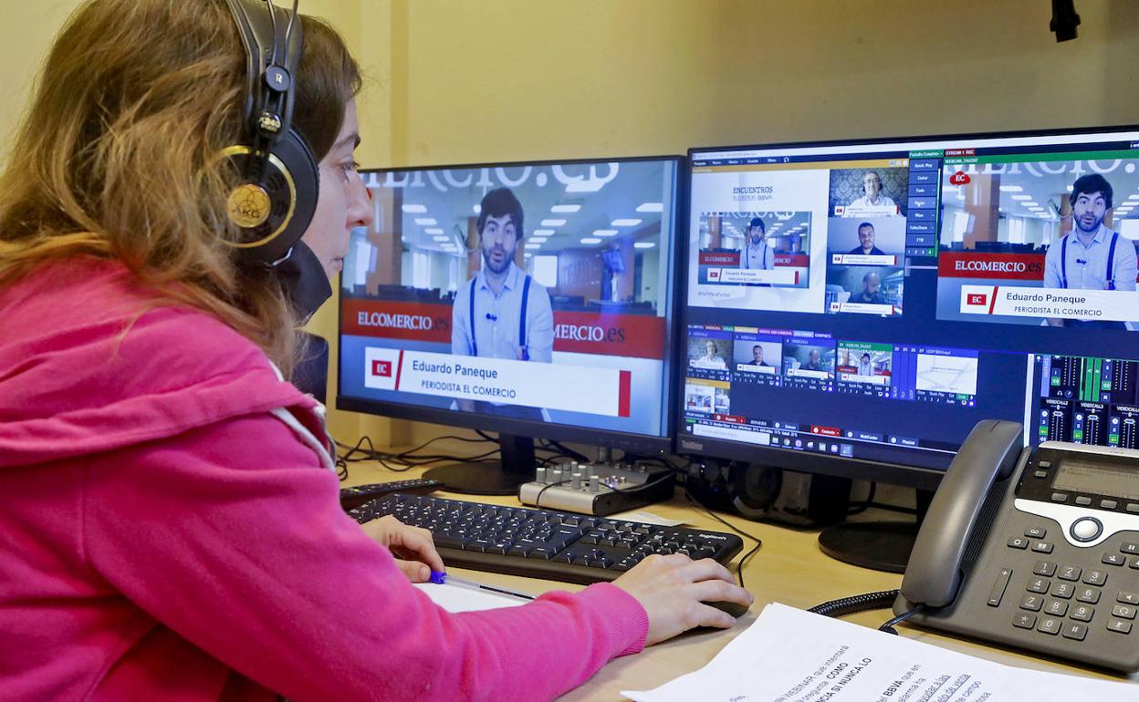 Uno de los momentos del debate durante el webinar. 