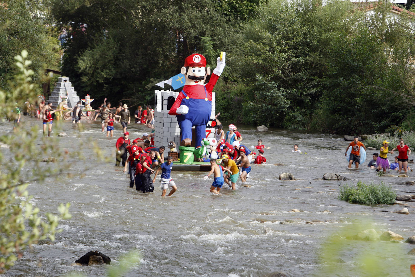 El Descenso Folklórico del Nalón, que este año cancelará todos sus actos, recibe el título de Fiesta de Interés Turístico Nacional. La organización, agradecida por la distinción, ya piensa en 2021. Este es un homenaje histórico a una de las fiestas más populares de Asturias.