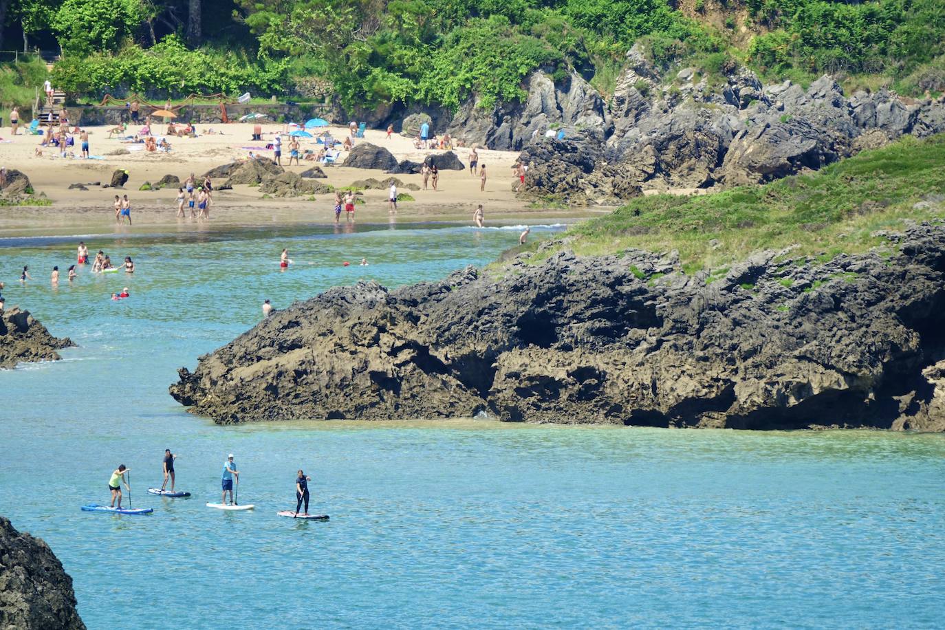 El Principado ya recibe a sus primeros turistas en el primer fin de semana de la nueva normalidad