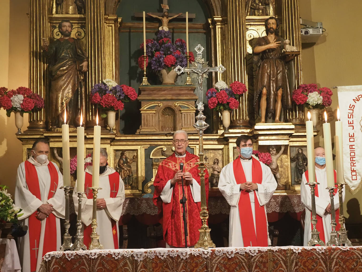 Las mascarillas marcaron la tradicional jornada que se, pese al coronavirus, se celebró en Cudillero con ciertas modificaciones sobre el programa habitual. 
