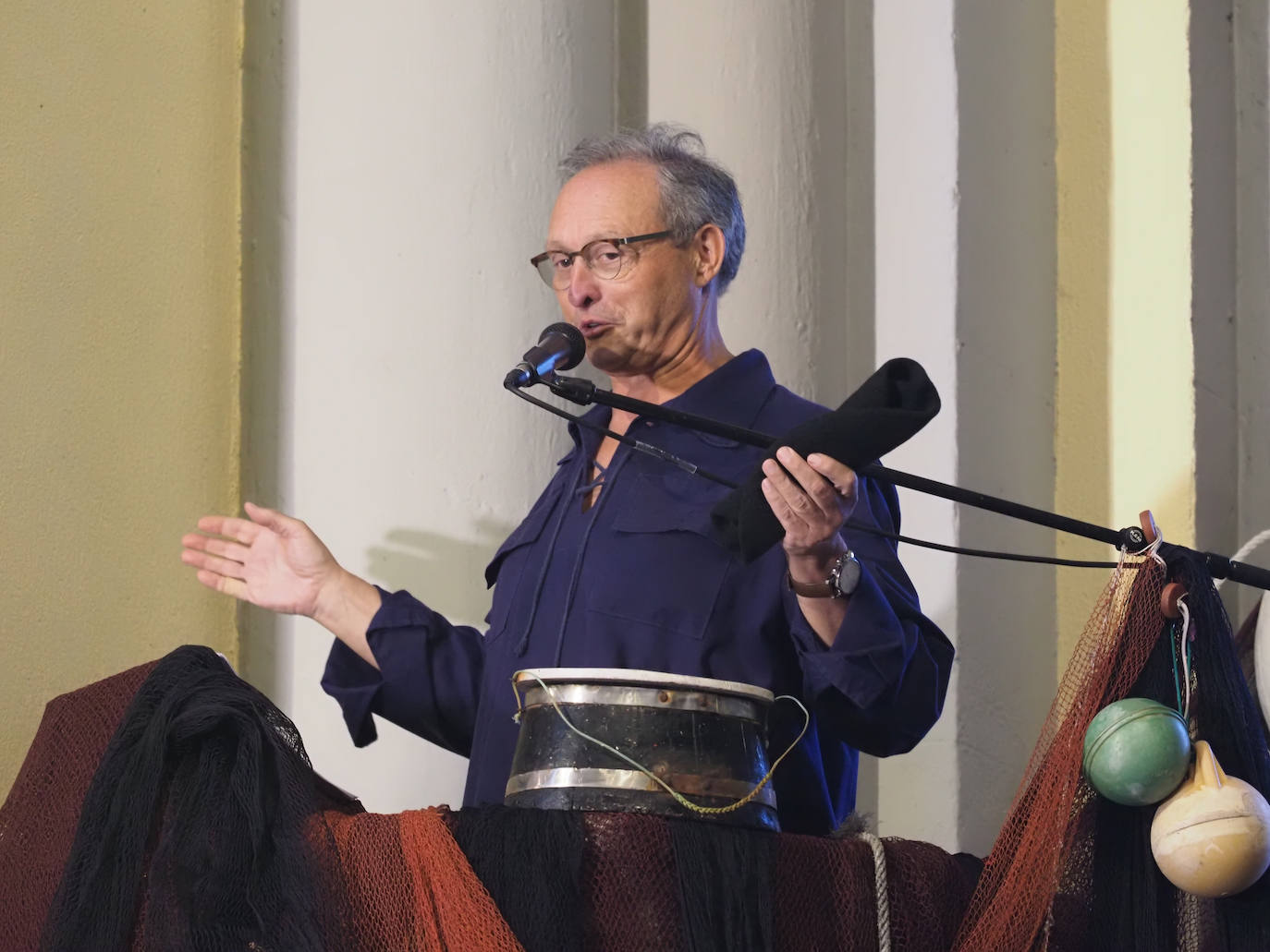 Las mascarillas marcaron la tradicional jornada que se, pese al coronavirus, se celebró en Cudillero con ciertas modificaciones sobre el programa habitual. 