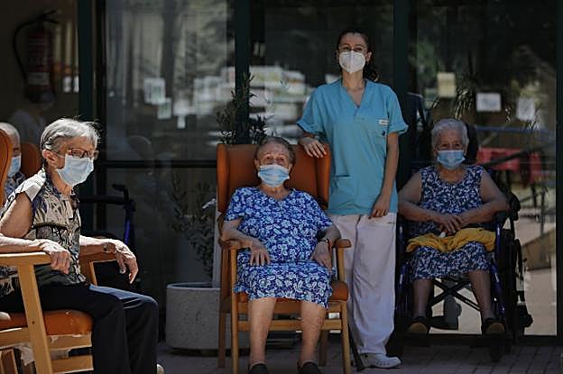 Los contagios en España caen a 118, con 26 focos 