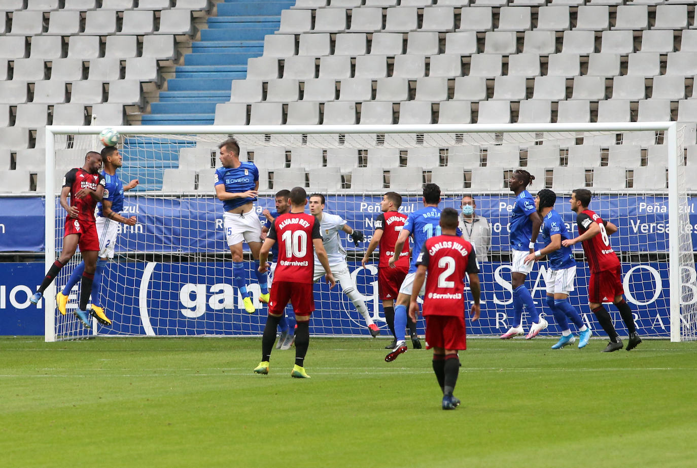 El Real Oviedo y el Mirandés se han disputado los tres puntos en el estadio Carlos Tartiere. 
