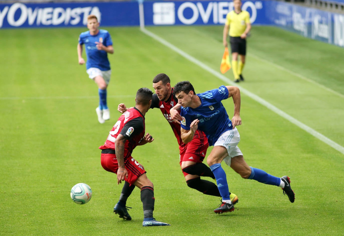 El Real Oviedo y el Mirandés se han disputado los tres puntos en el estadio Carlos Tartiere. 