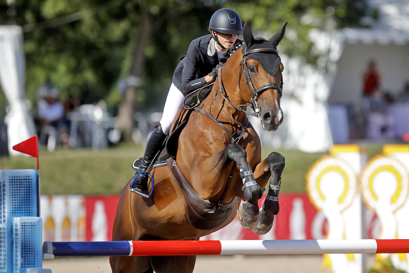 La competición comenzó a partir de las 15.30 horas con la prueba de 1,30 metros con baremo A con cronometro y desempate, mientras que las emociones más fuertes llegaron con la prueba de 1,35 metros con baremo de dos fases. 