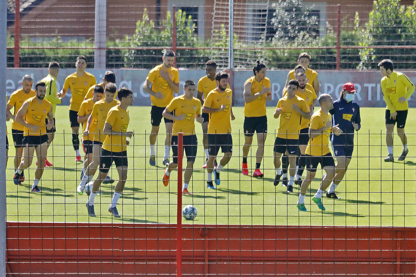 El Sporting prepara el partido ante el Girona