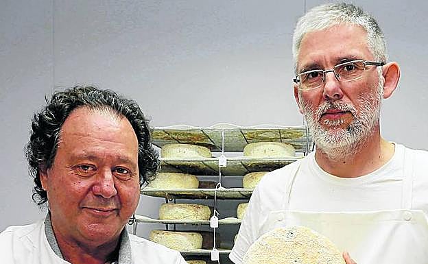 Innovación. La Quesería Rey Silo, a cuyo frente están Pascual Cabaño y Ernesto Madera, recibe la Caldereta de don Calixto. paloma ucha
