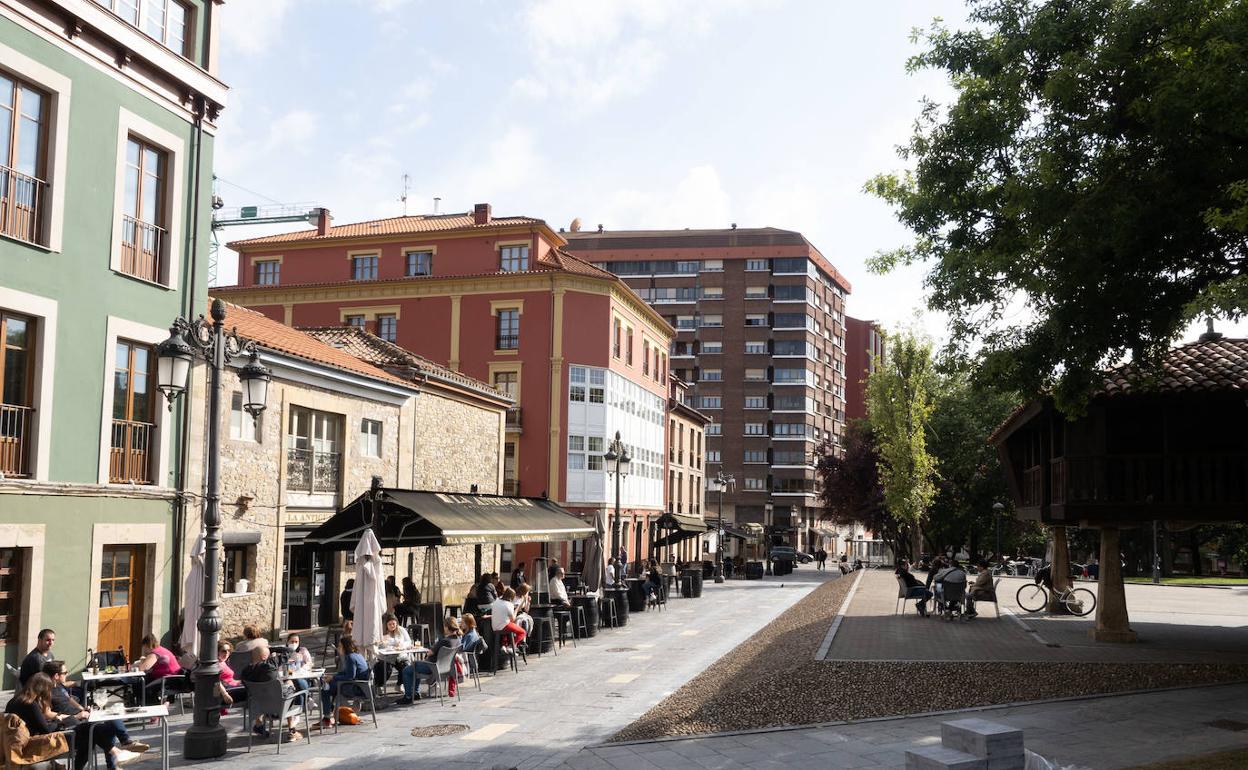 Un camarero avilesino afronta siete años de prisión por tráfico de drogas en un bar de El Carbayedo