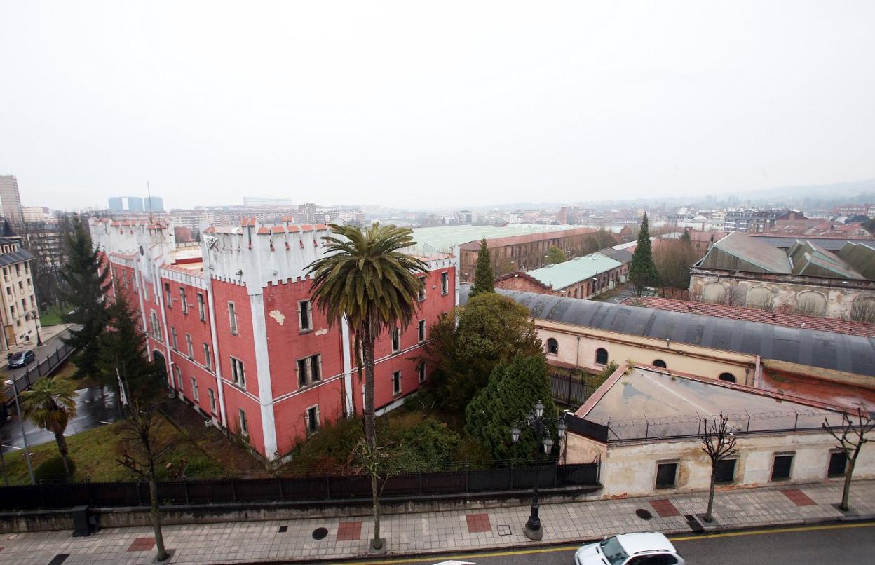 El alcalde aspira a que Defensa le ceda una cuarta parte de los terrenos de La Vega.