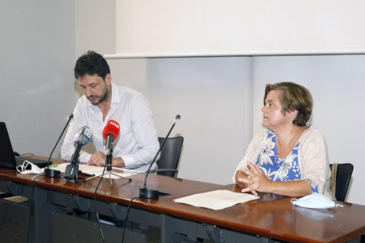 Alberto Ferrao y Paloma García, durante la presentación. 