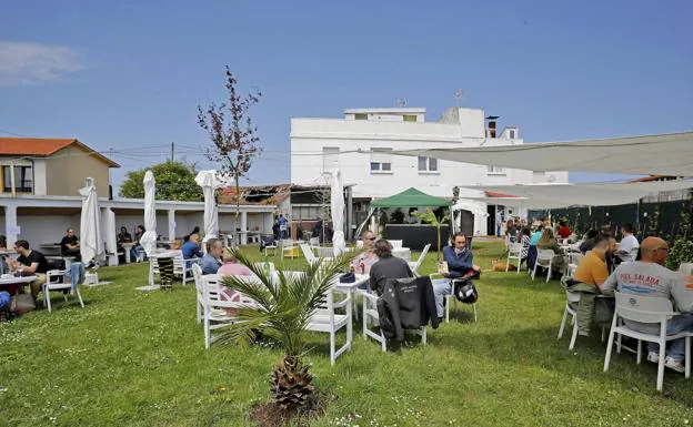 Asturias acota a 50 personas las reuniones familiares al aire libre y a 25 en sitios cerrados