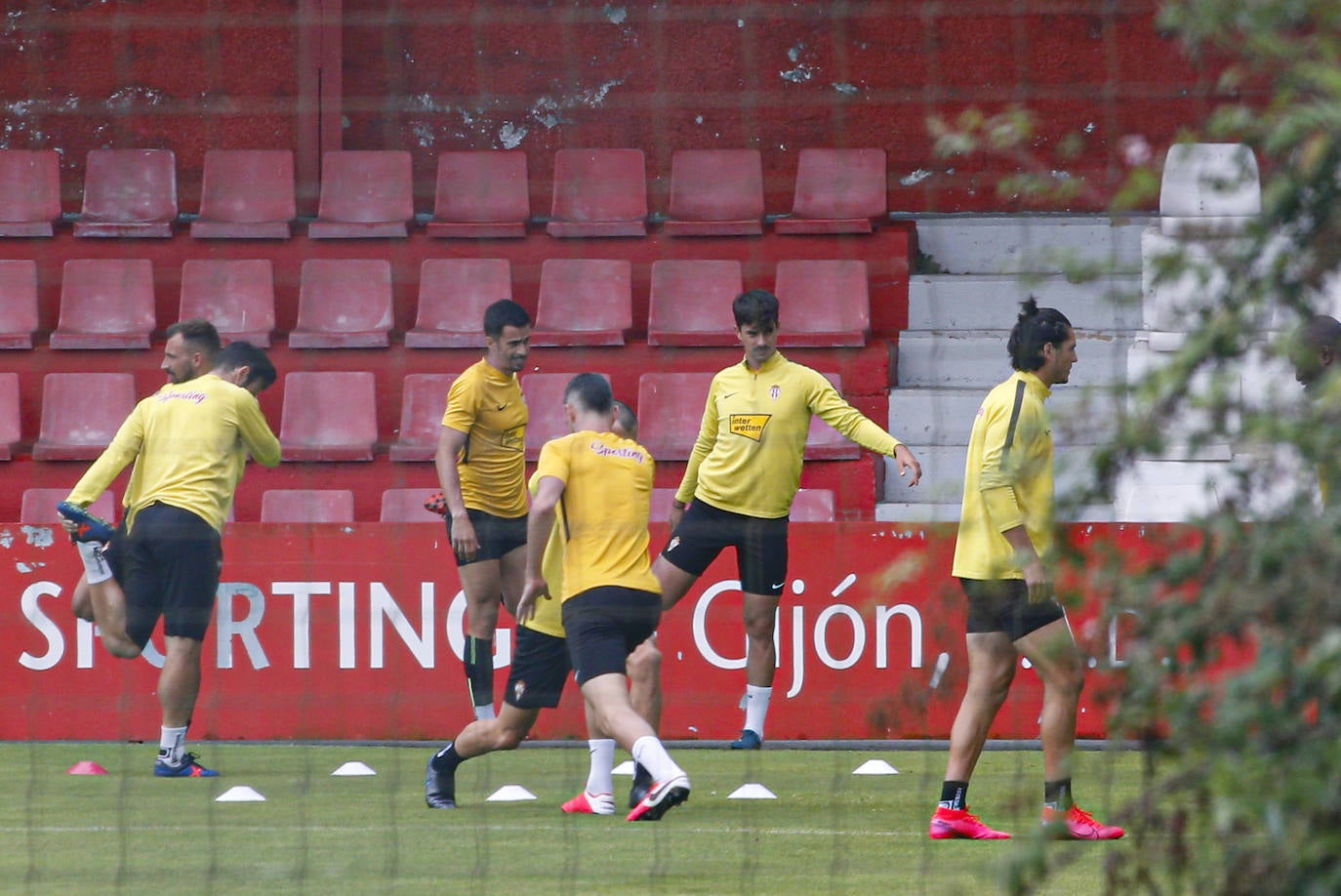 Fotos: El Sporting prepara el partido frente al Extremadura