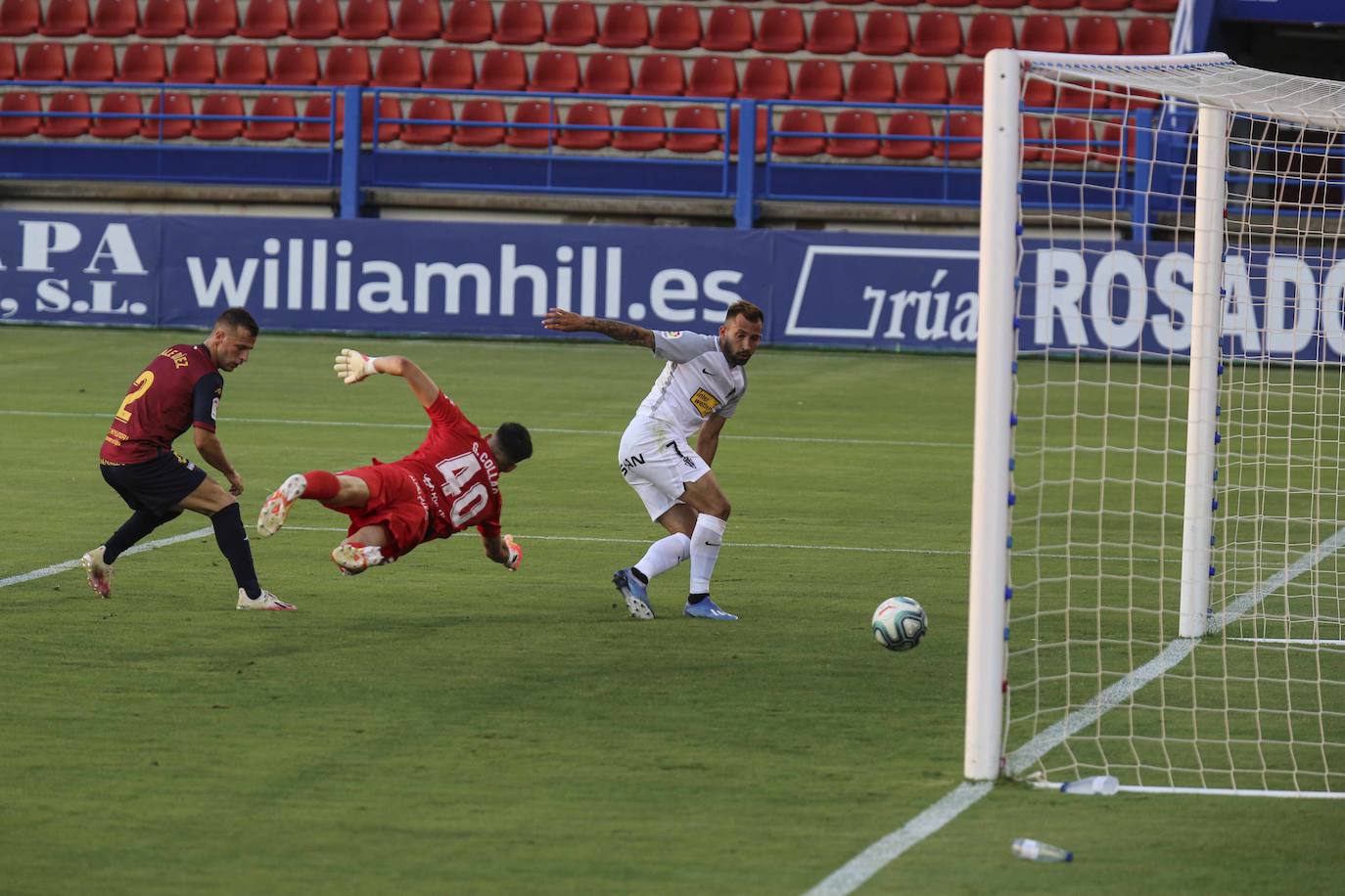 El Sportign ha jugado su penúltimo partido de la temporada ante el Extremadura en el estadio Francisco de la Hera. 