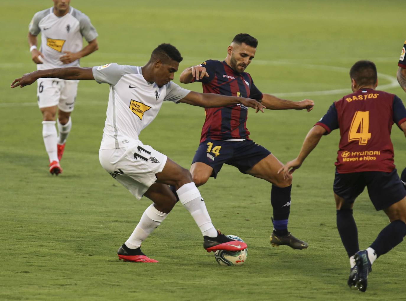 El Sportign ha jugado su penúltimo partido de la temporada ante el Extremadura en el estadio Francisco de la Hera. 