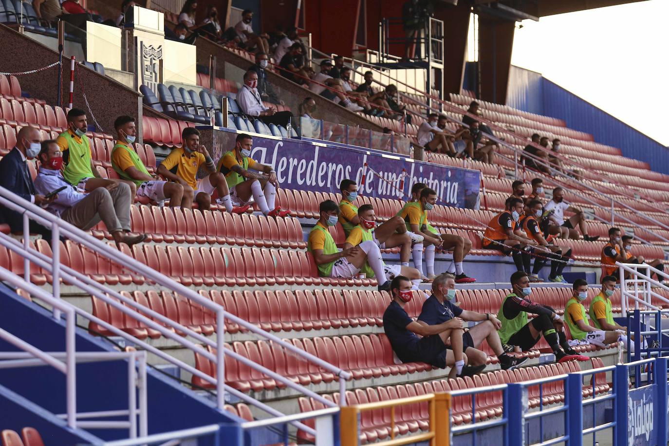 El Sportign ha jugado su penúltimo partido de la temporada ante el Extremadura en el estadio Francisco de la Hera. 